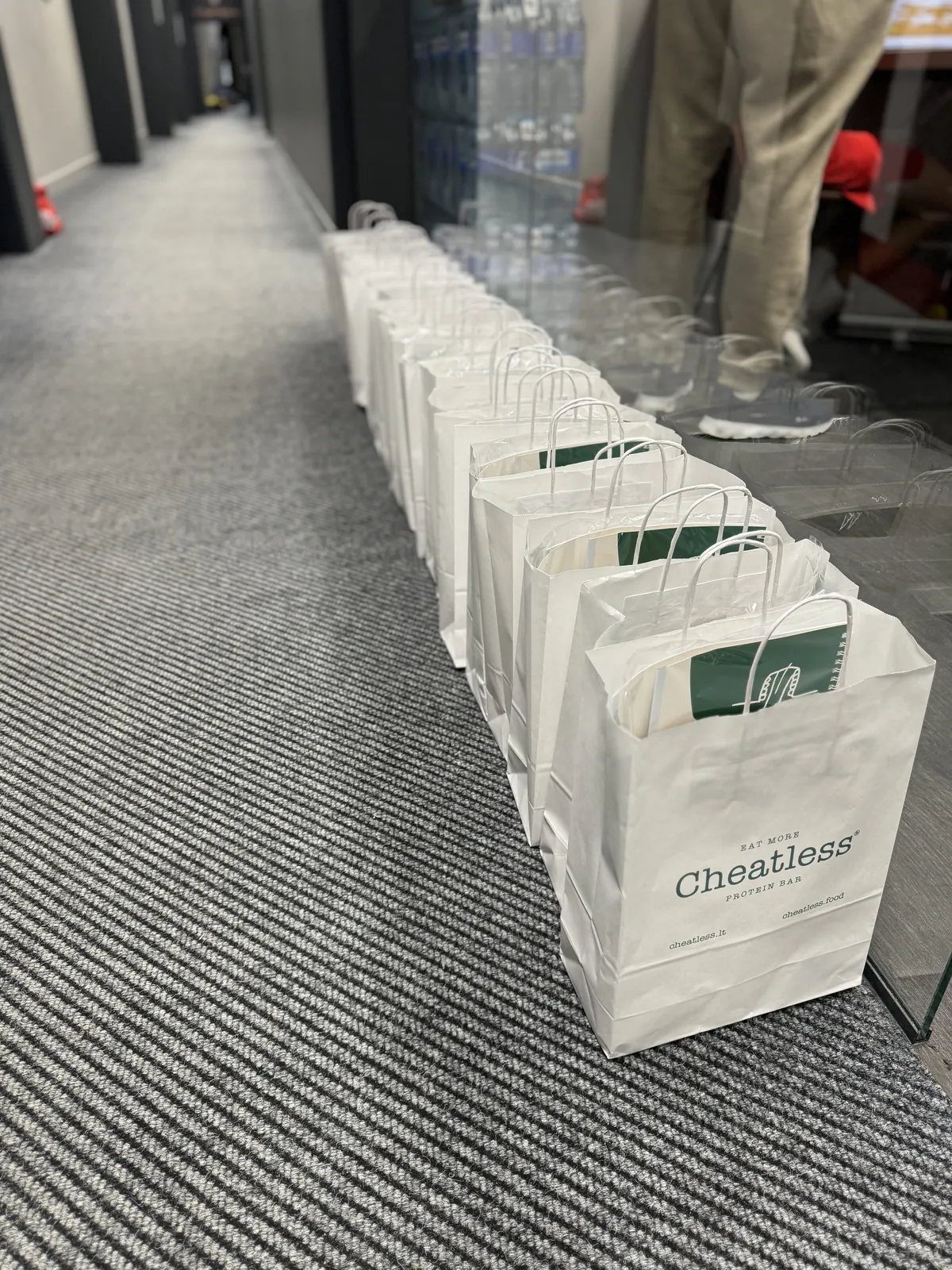 Cheatless popieriniai maišeliai renginio svečiams